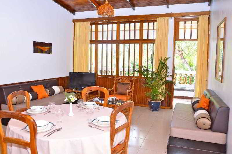 Flowers Of Paradise With Lov Mont-Choisy Exterior photo